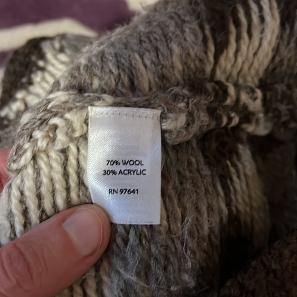 Cozy wool blend Fair Isle cardigan - Picture 5 of 5